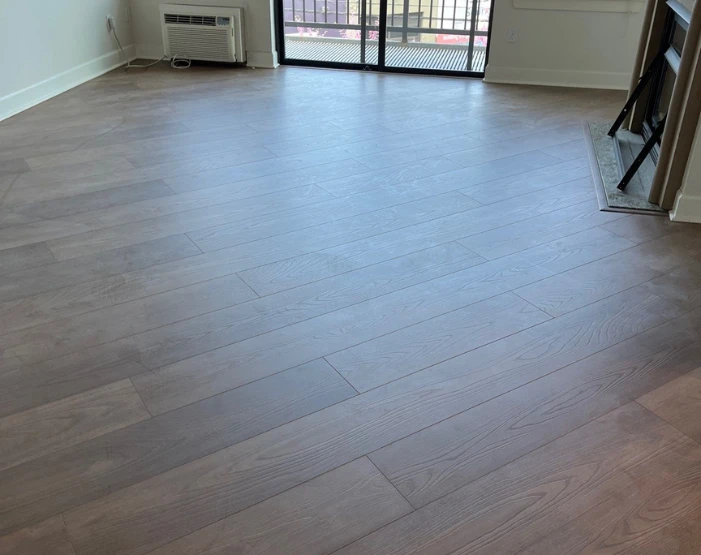 wood flooring in crossroom pattern